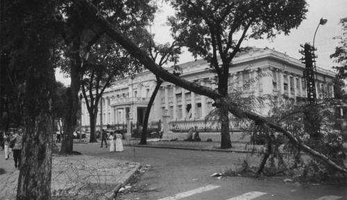 Presidential Palace gutted & ransacked after military coup that overthrew Diem government