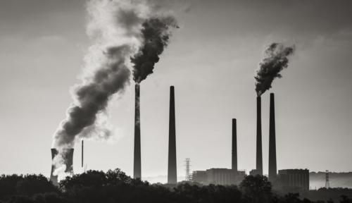 Pollution rises from the stacks of a coal fired power plant on the Ohio River West of Cincinnati (Source: Robert S. Donovan, 2013)
