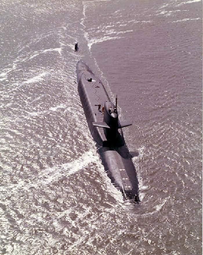 The Abraham Lincoln (SSBN-602) cut through the Atlantic Ocean in this undated photo. (U.S. Navy photo posted on NavSource, original provided by Pelican Harbor Submarine Veterans)