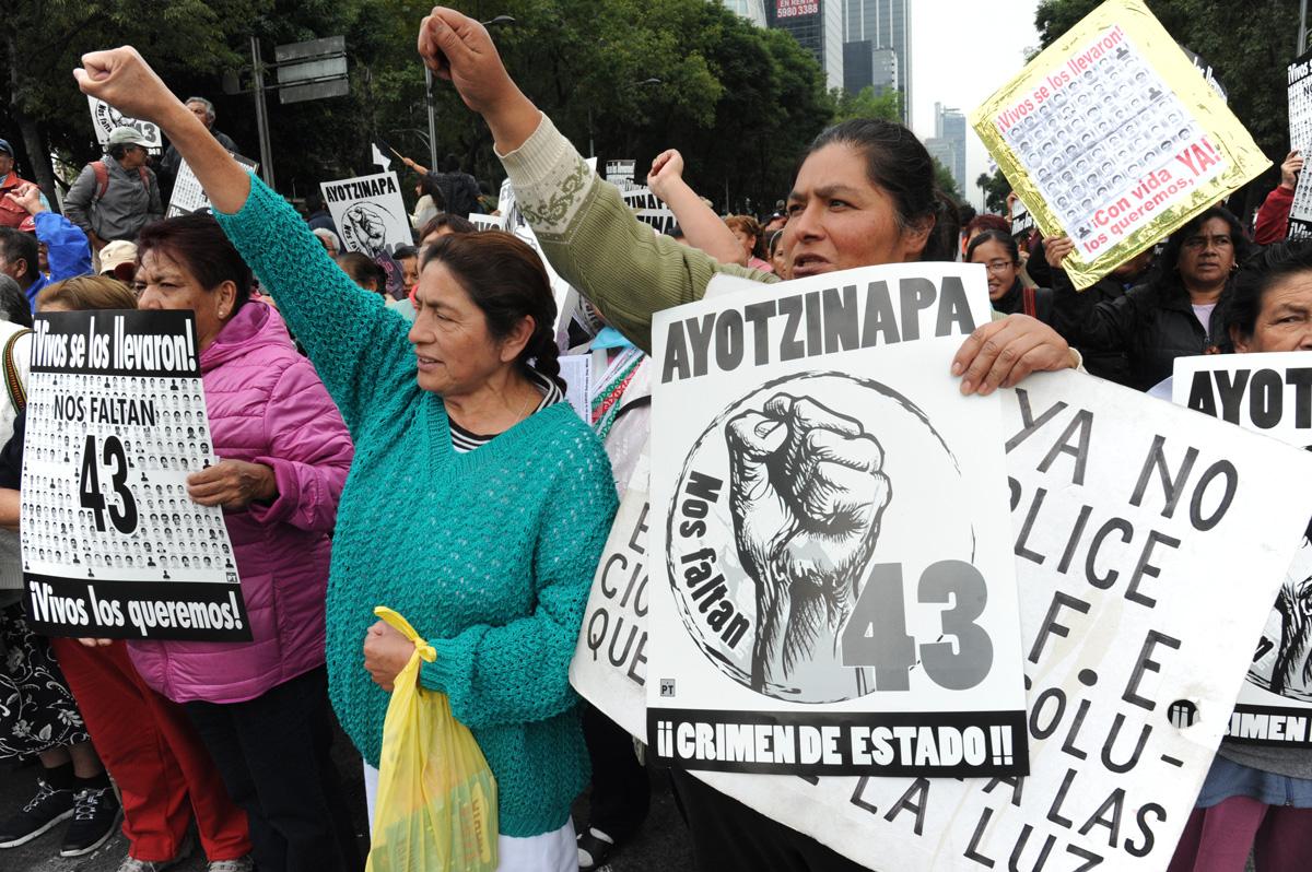 First anniversary march for the 43 disappeared students in Mexico City, September 26, 2015. Credit: Daniel Cima/CIDH