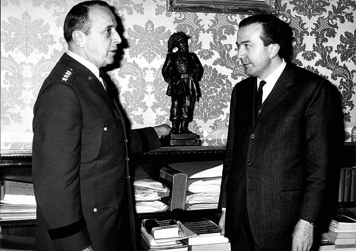 Italian Defense Minister Guilio Andreotti meeting with Supreme Allied Commander Europe/Commander-in-Chief U.S. European Command General Lyman Lemnitzer, Rome, February 1963