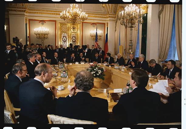 Clinton-Yeltsin expanded bilateral meeting, January 1994