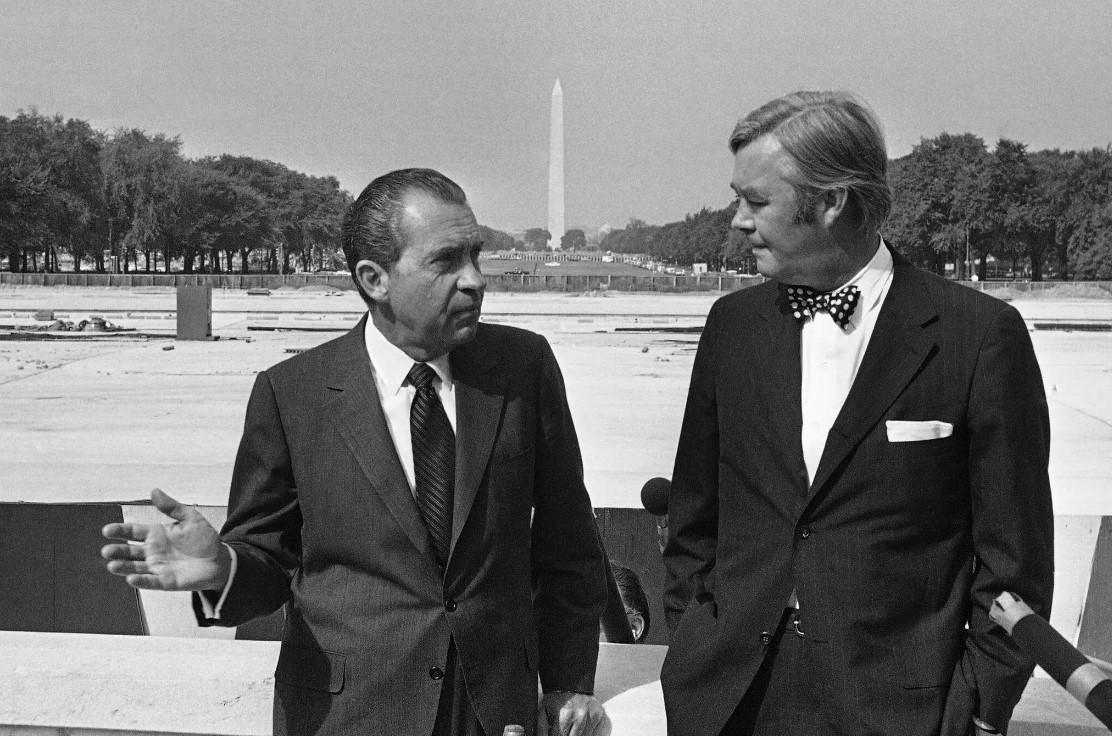  President Nixon and advisor Daniel Patrick Moynihan in 1970