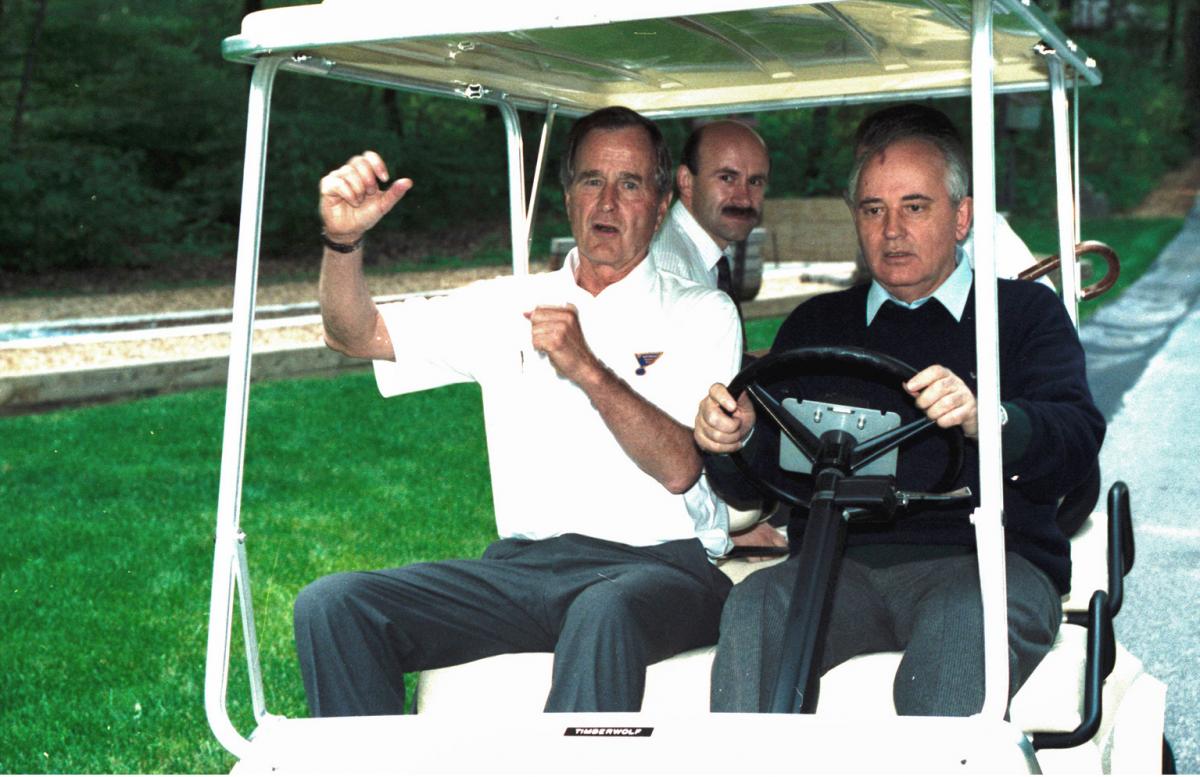 golf cart driving lessons to Gorbachev