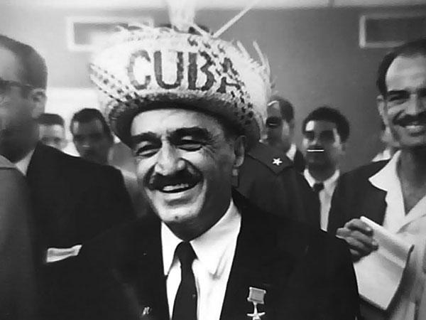 Mikoyan in Cuban hat