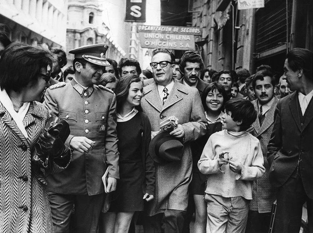 Allende on the street