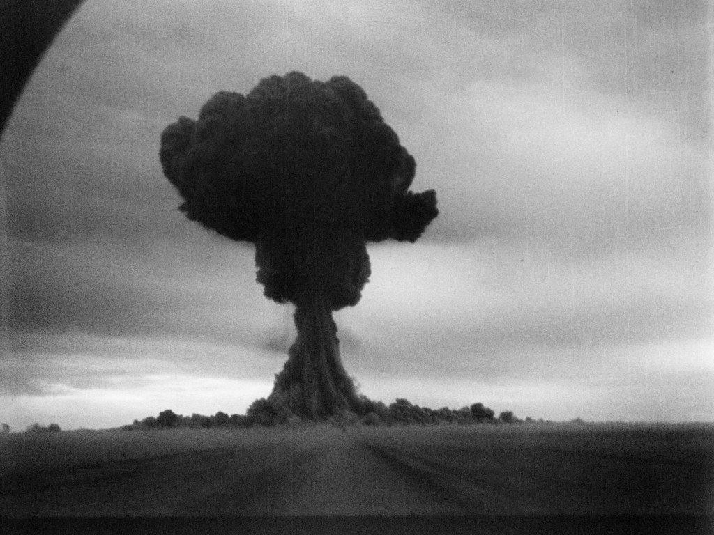  Photo from Peter Curan’s film "Trinity and Beyond: The Atomic Bomb Movie