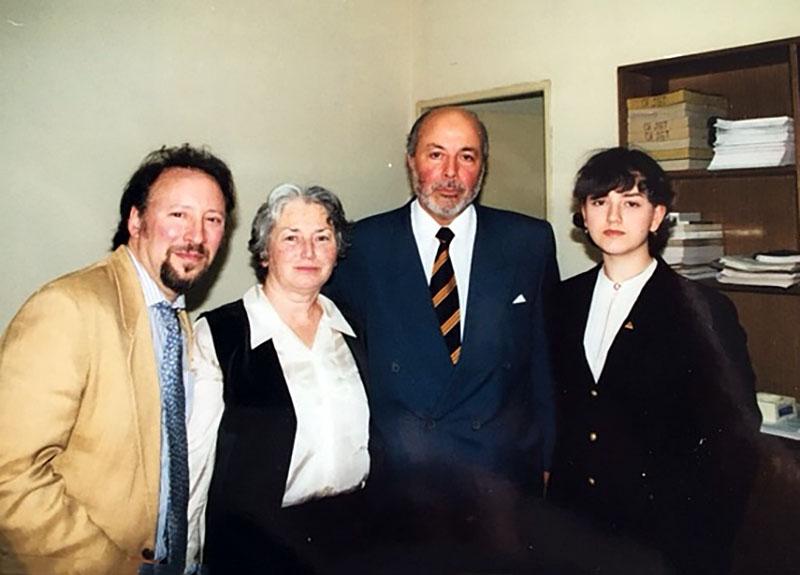 udge Guzman with Olga and Anna Weisfeiler, and Peter Kornbluh, December 2000.