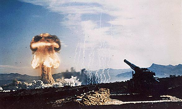 Test of atomic weapon fired by the 280 mm cannon 